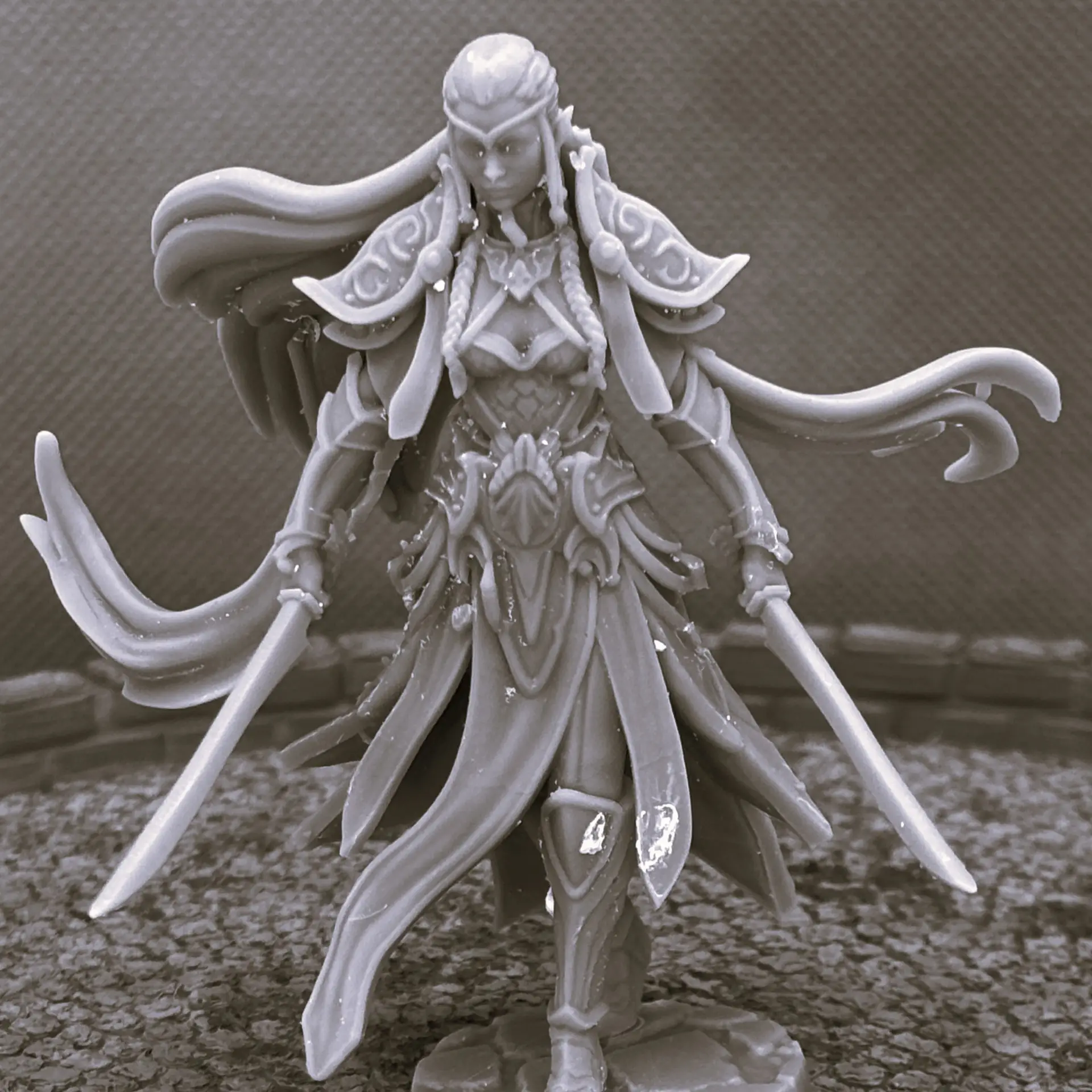 Darerel Twin Sword - 32mm miniature